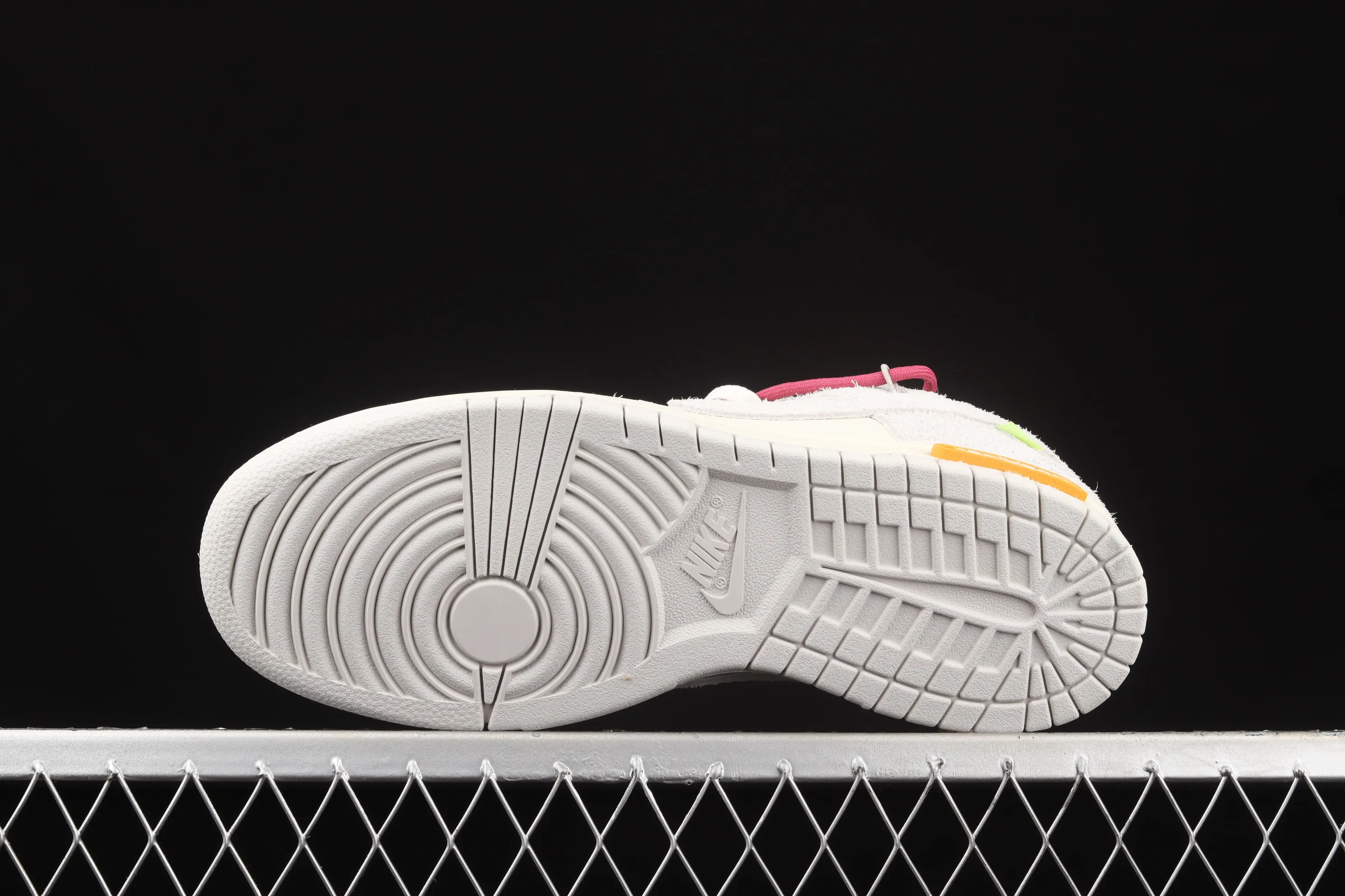 All Categories Nk SB Dunk Series Nk SB Dunk Low low-top sneakers OF x Nk Dunk Low "12 of 50" OW suede SB smashed backboard fashion casual sneakers DJ0950-114